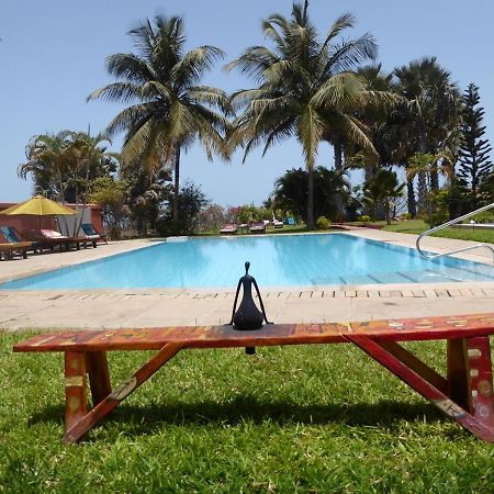 Leo'S Beach Hotel - Adults Only Brufut Eksteriør bilde