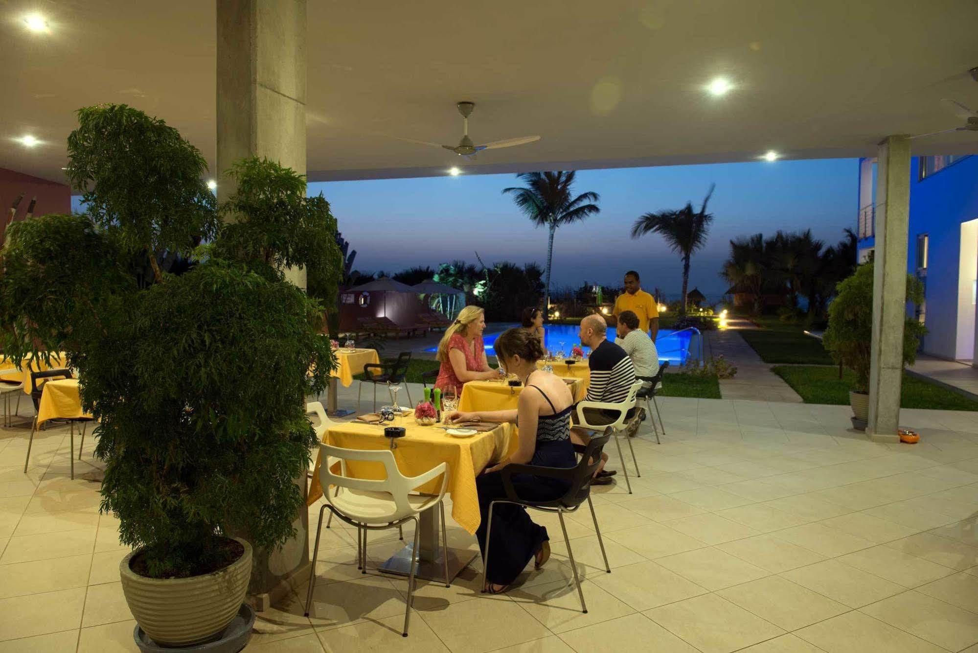 Leo'S Beach Hotel - Adults Only Brufut Eksteriør bilde