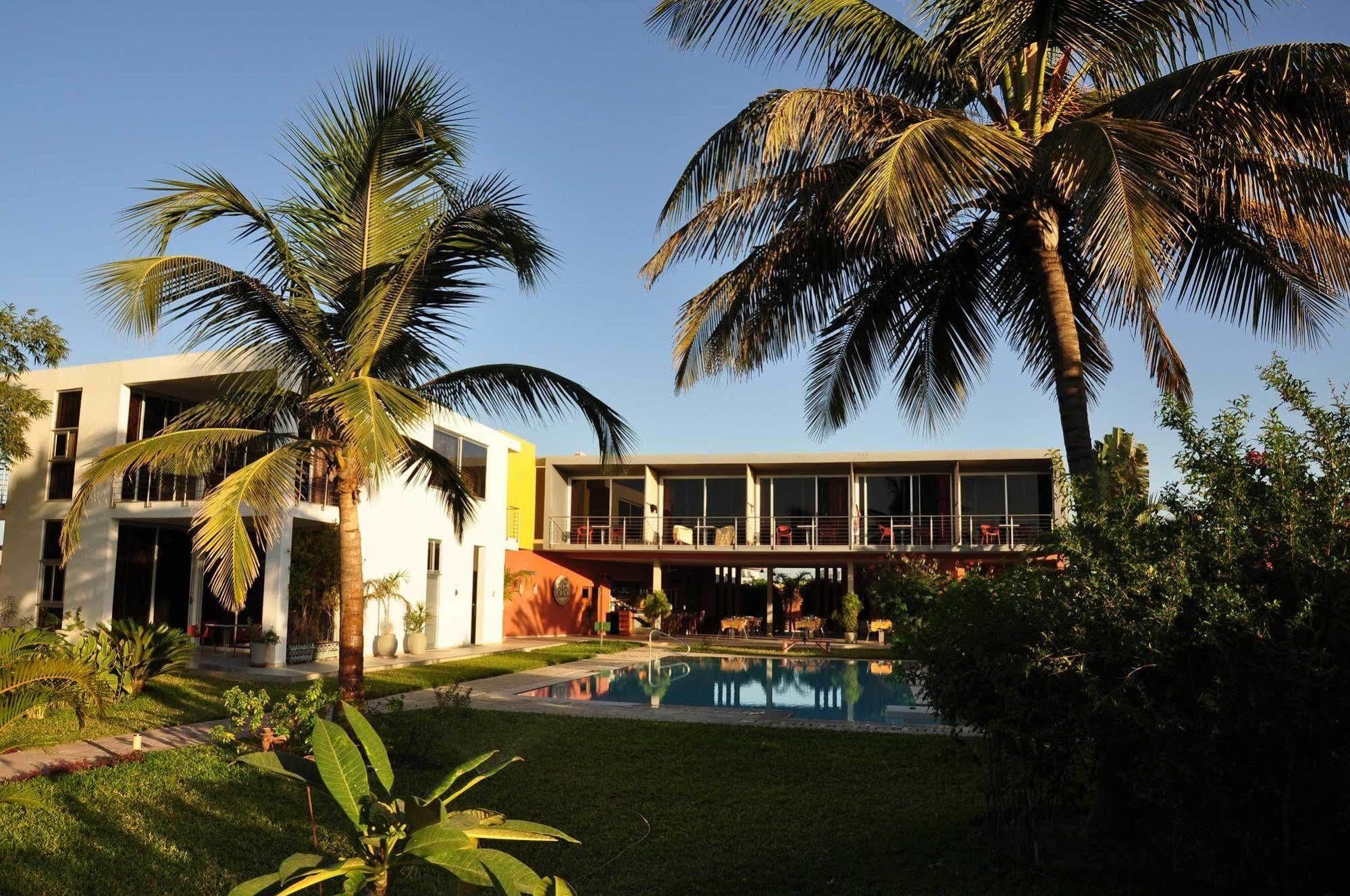Leo'S Beach Hotel - Adults Only Brufut Eksteriør bilde